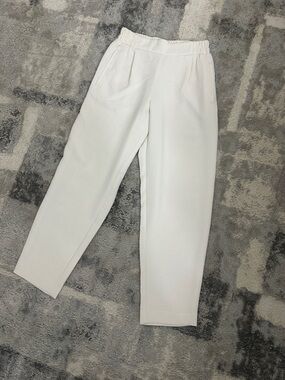 NWOT New Signature Crepe Tapered Ankle Pull-On Pant - A New Day Off-White
